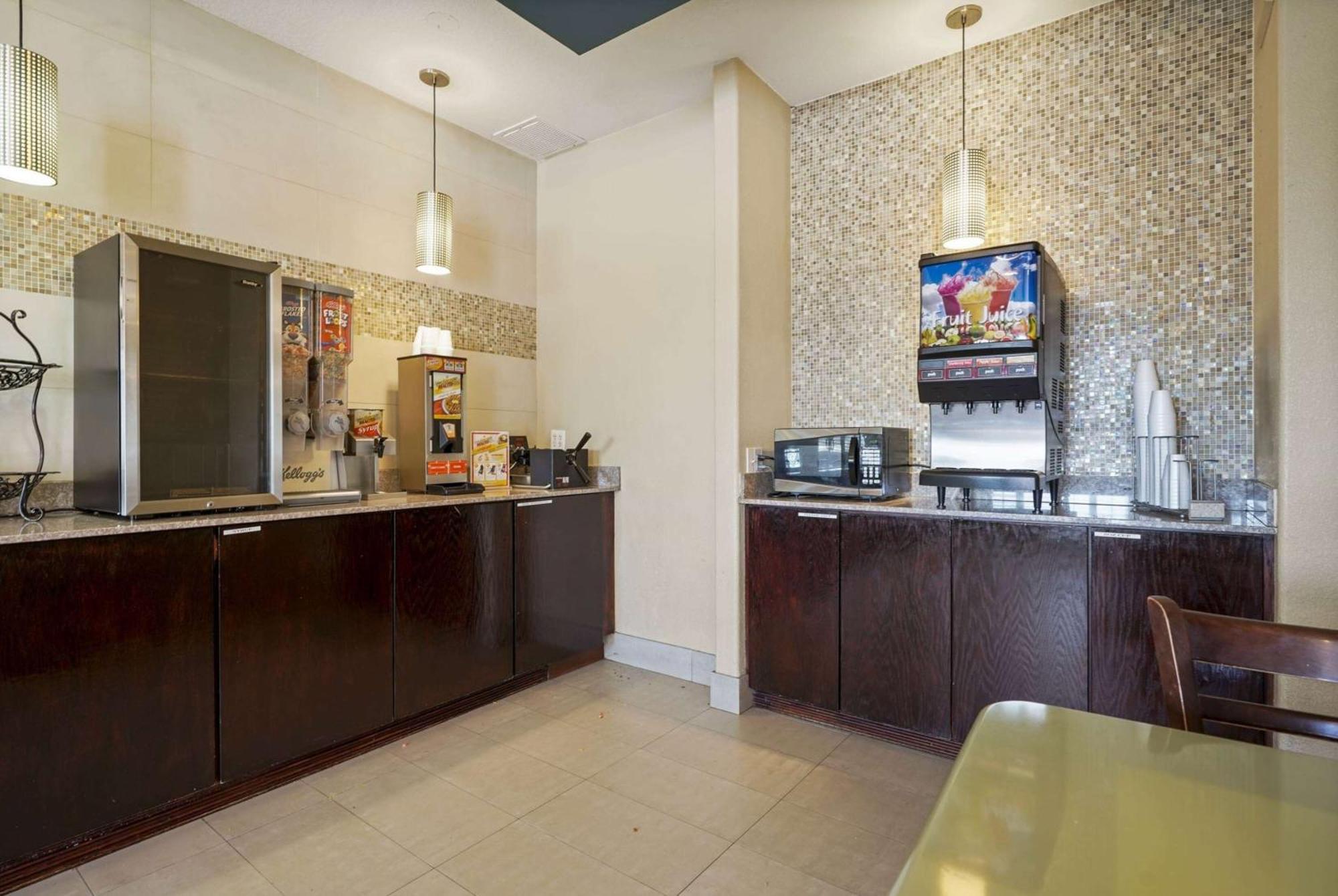 La Quinta By Wyndham Henderson-Northeast Denver Екстер'єр фото